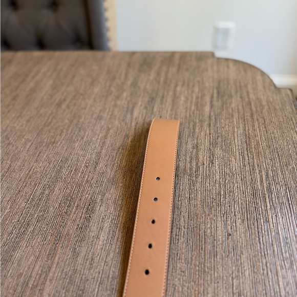 Gucci Women's Beige Leather Belt with Gold GG Buckle only worn 3 times - Picture 7 of 7